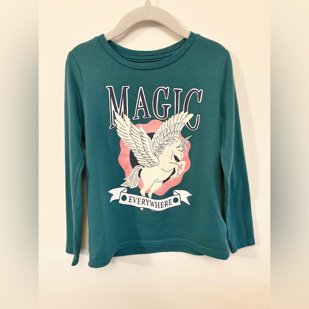 Old Navy Magic Everywhere Pegasus Long Sleeve Shirt Unicorn Tee Kids XS (5) - Picture 1 of 3